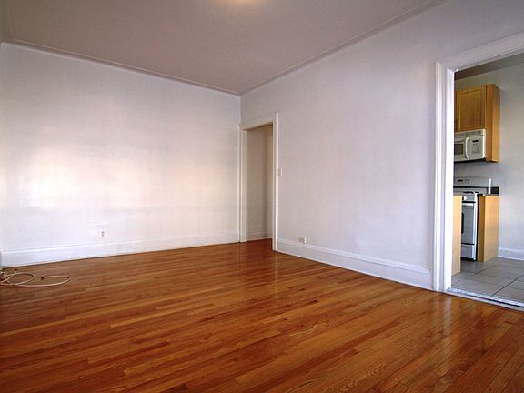 2nd image of 3805 Crescent St APT 1F