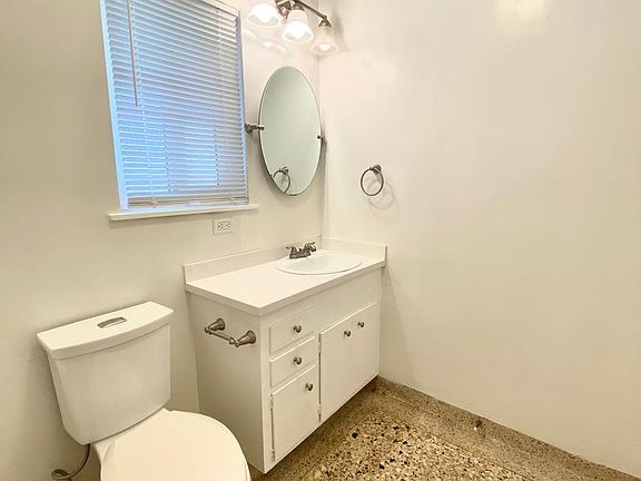 4th image of 216 N Milpas St APT F