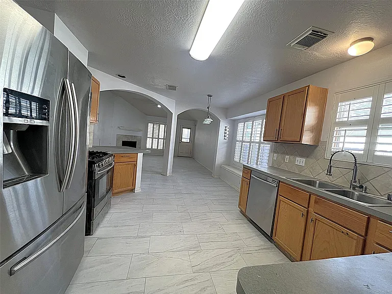 6839 Catarina Cir — Photo 13