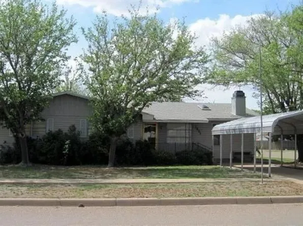 1421 Avenue L, Ralls, TX 79357