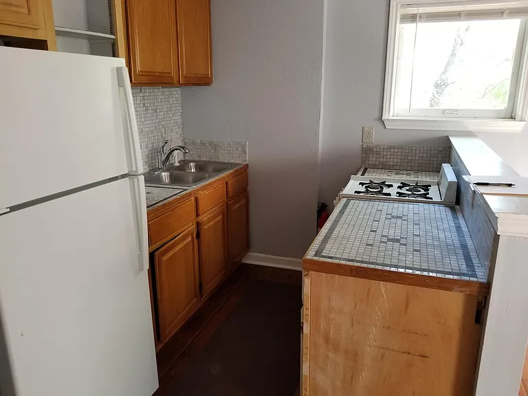 451 Eleanor Ave #4 — Photo 7