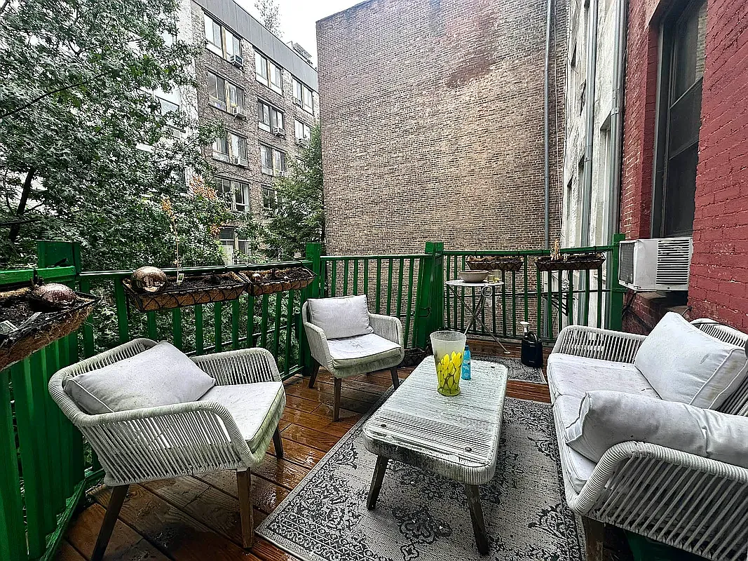 144 West 16th Street — Photo 4