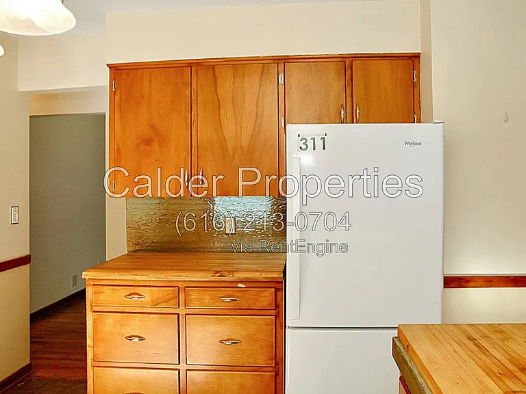 1317 Herrick Ave NE — Photo 5