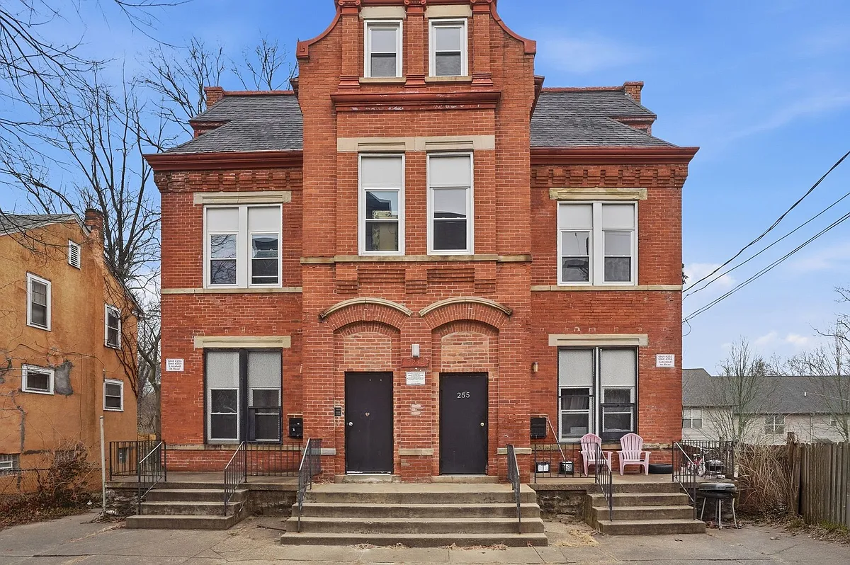 Building Photo - 2232 Saint James Ave