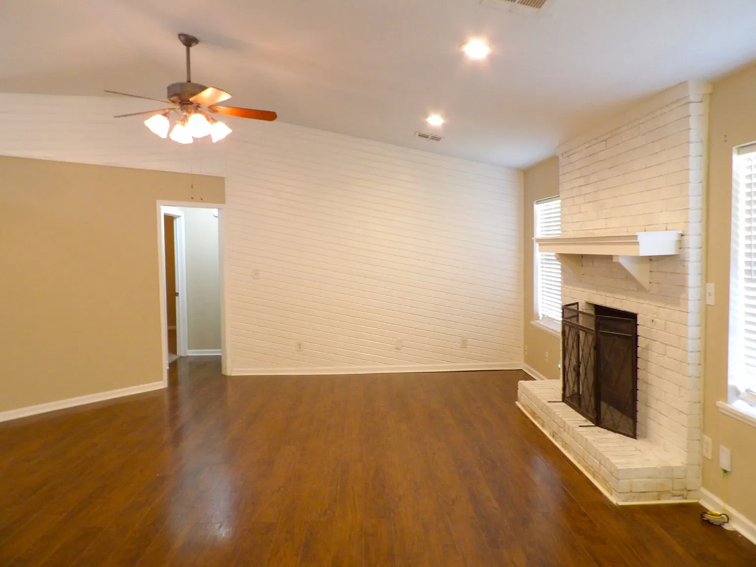 3 bed, 1600 sqft, $1,795 — Photo 4