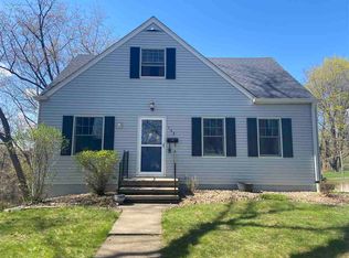 143 Cherokee Dr, Dubuque, IA 52003