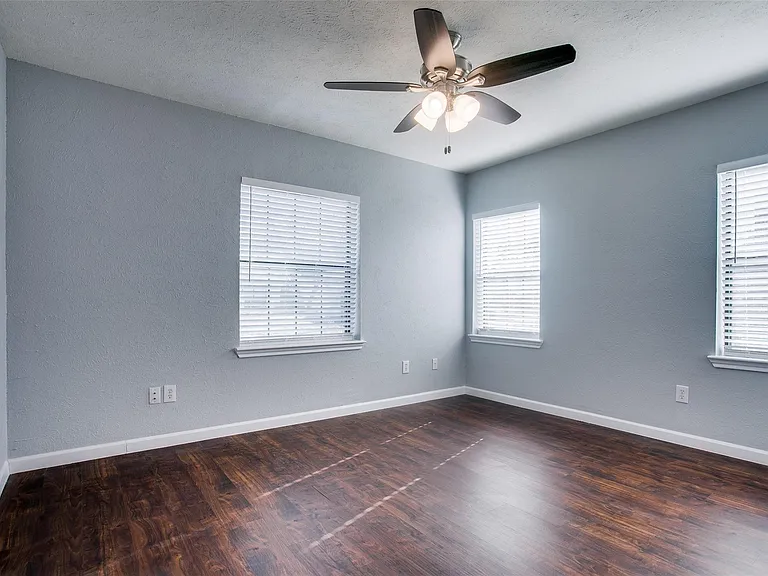 7619 Morton St — Photo 20