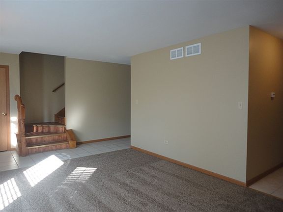 3rd image of 896 Cottonwood Dr