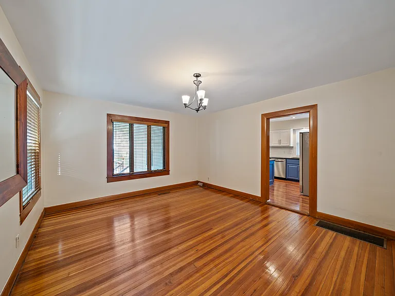 4016 Clark Ave — Photo 5