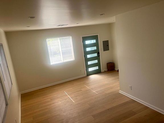 3rd image of 5724 & 5726 Lemona Ave #5726
