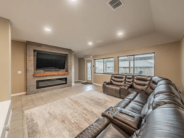 1116 Kingbird Ln — Photo 33