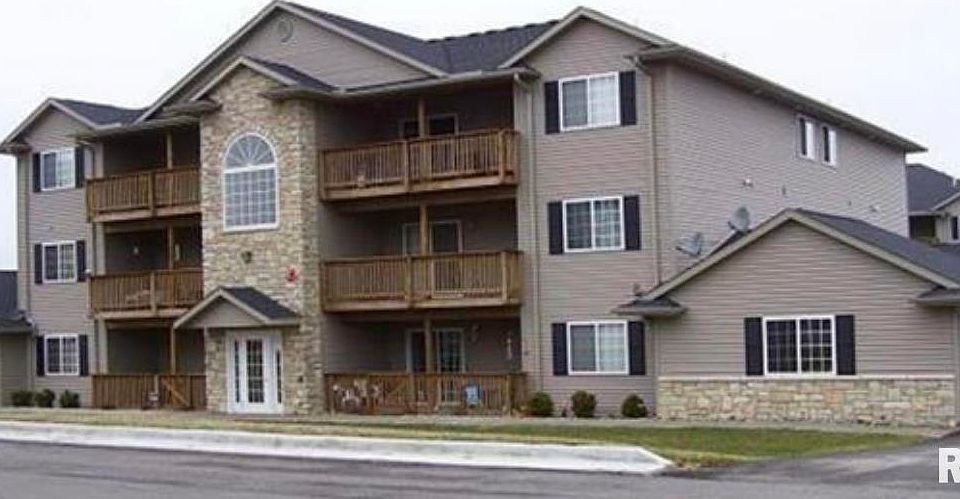 1st image of 3205 S 16th Ave Unit 203