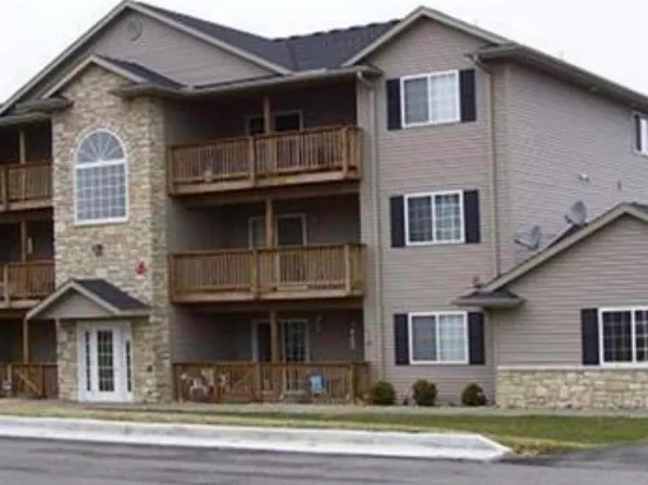 3205 S 16th Ave Unit 203, Eldridge, IA 52748
