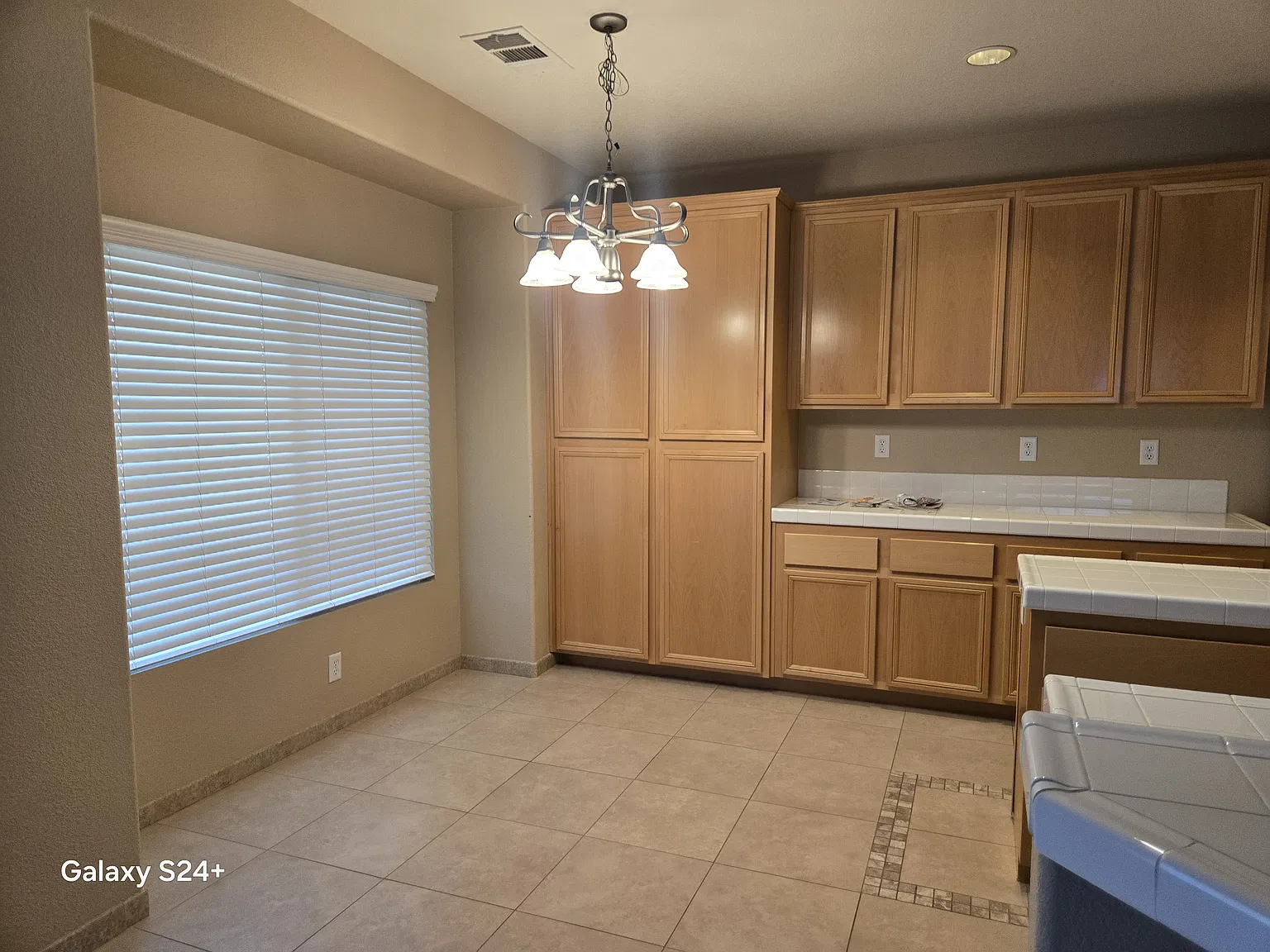 4 bed, 2.5 bath, 2250 sqft, $3,350 — Photo 3