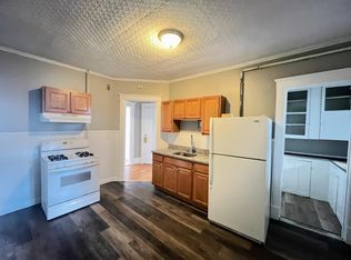146 Pearl St APT 2R, Holyoke, MA 01040