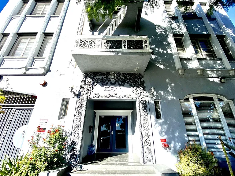 5613 Carlton Way #210 — Photo 12