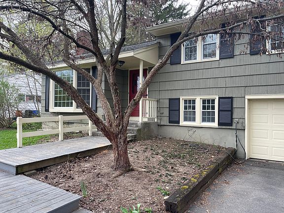 3rd image of 221 Palmer Dr