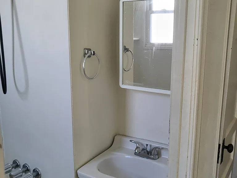 160 Main St #3 — Photo 5