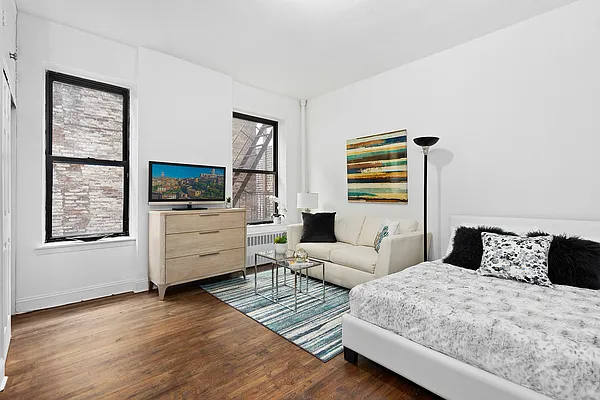 Sold by Compass | media 1