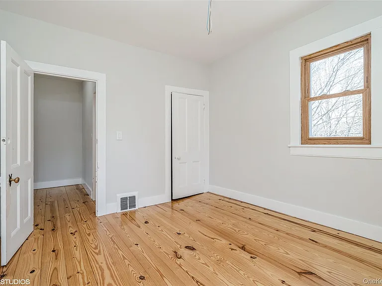 1392 Kings Hwy — Photo 25