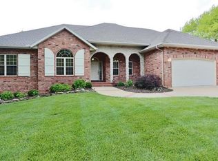 222 Country Bluff Dr, Branson, MO 65616