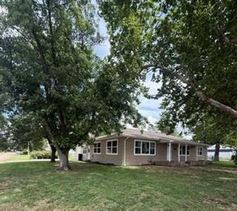 616 Corse Ave, Larned, KS, 67550