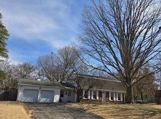 312 Charmwood Ct, Evansville, IN 47715
