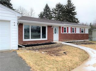 29 Park Hill Dr, New Windsor, NY 12553