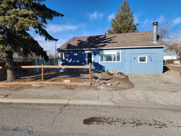 305 1st St NW, Cut Bank, MT 59427