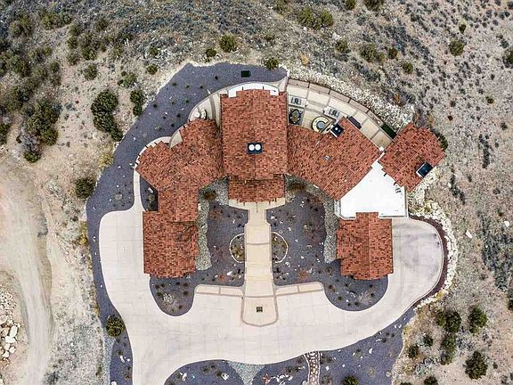 3rd image of 714 Curecanti Cir