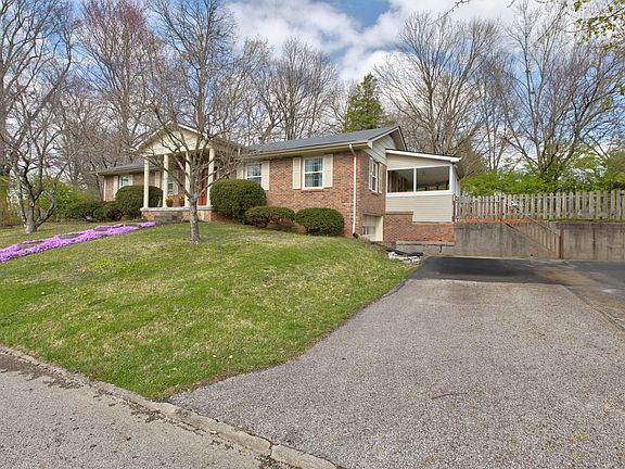 3rd image of 400 Wyandot Way