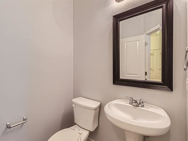 7010 Etna Way — Photo 7