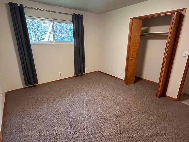 215 SW Cedar Ave #225 — Photo 7