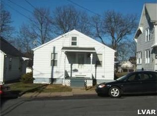 33 Spruce St, Hellertown, PA 18055