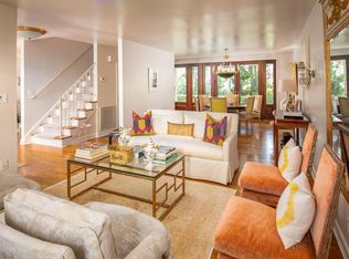 59 1/2 S Battery St, Charleston, SC 29401