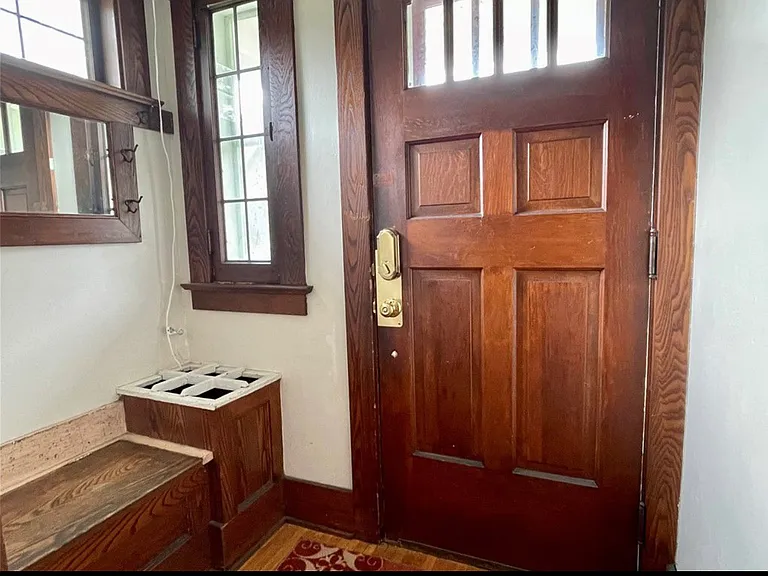 244 Barton St — Photo 13