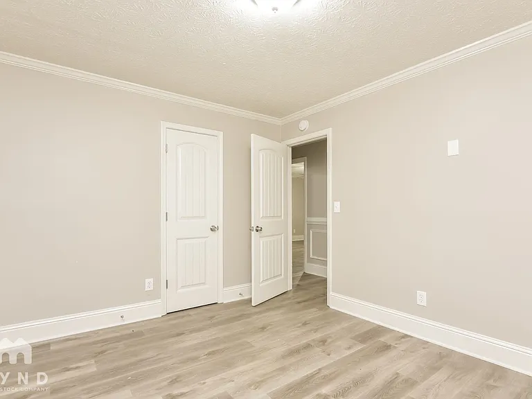 151 Adrian Dr — Photo 13