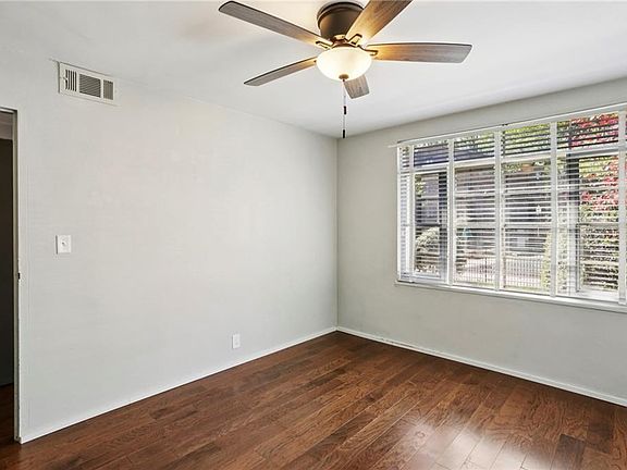2nd image of 1391 Normandy Dr NE APT 1