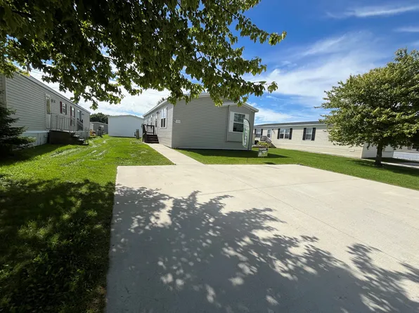 33016 Oakleigh, Lenox, MI 48048