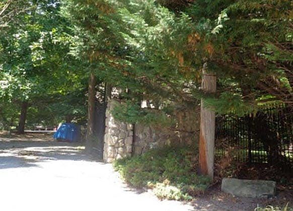 1st image of 20 Blackmore Ln