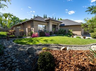 2440 Crescent Moon Ct, Redding, CA 96001