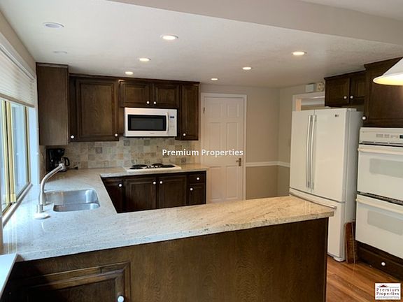 5th image of 21 Junewood Ct