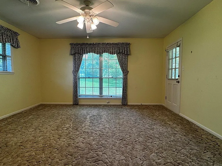 809 Atlow Dr — Photo 11