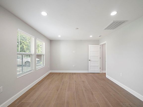 5th image of 1823 Studewood St #A
