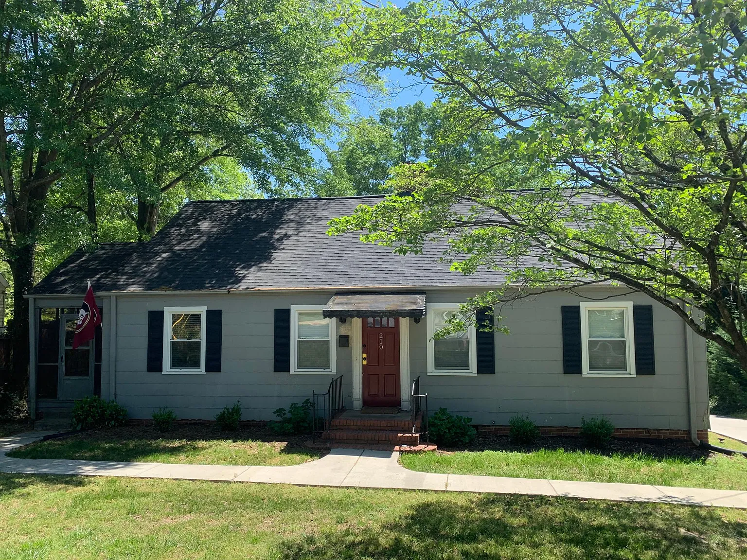 210 E Faris Rd — Photo 1