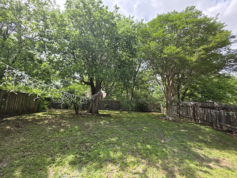 8818 Clearbrook Trl #A — Photo 18
