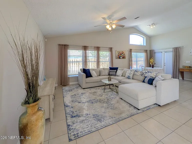 12985 Harborton Dr — Photo 6