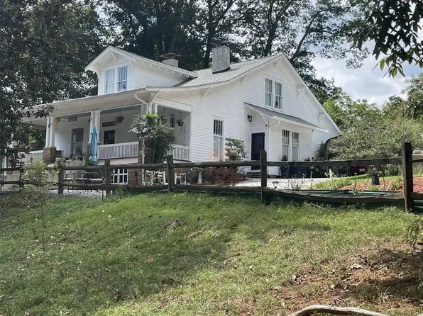 108 River Edge, Lake Lure, NC 28746