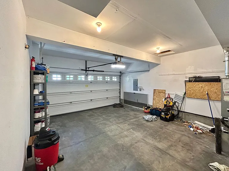 1218 NE Kinney St — Photo 25