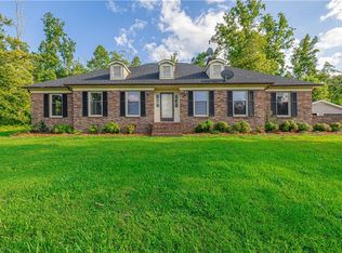 1125 Adams Ridge Rd, Walnut Cove, NC 27052